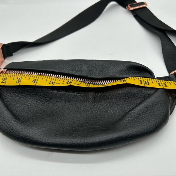 Aimee Kestenberg Milan Black Leather Fanny Pack Belt Bag Rose Gold Hardware - Picture 5 of 8